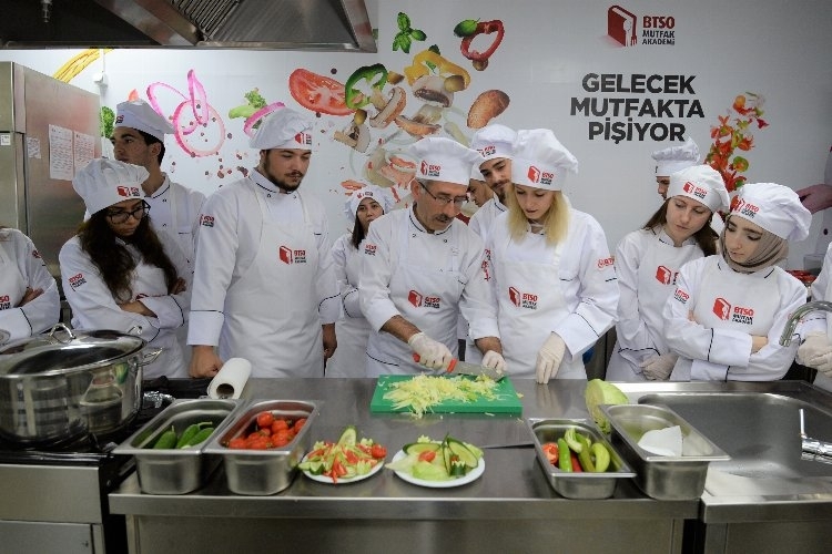 BTSO Mutfak Akademi’de yeni dönem