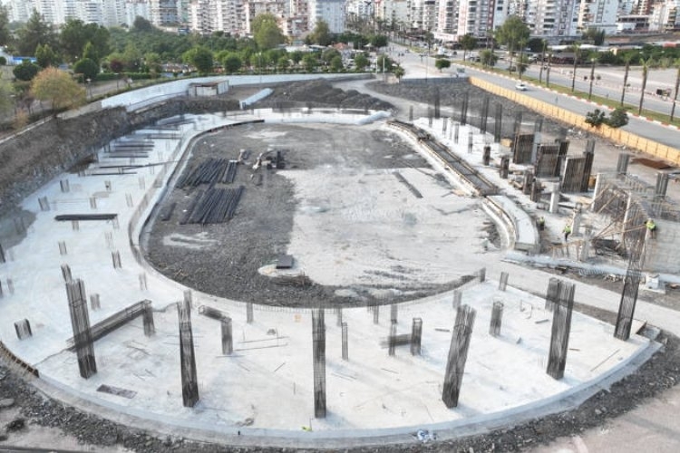 Atatürk Stadyumu'ndaki İyileştirme Çalışmaları Hız Kesmeden Devam Ediyor