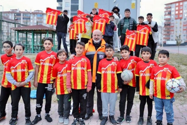 Başkan Çolakbayrakdar, Kayserispor'a Tam Desteğini Açıkladı