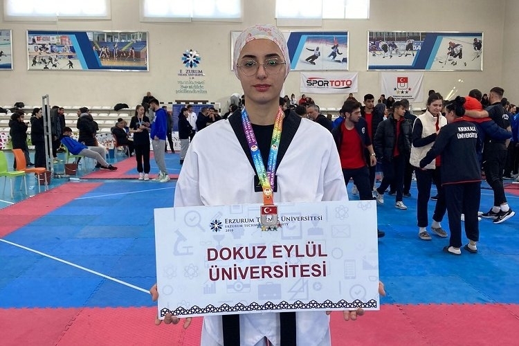 DEÜ'lü Tekvandocu, Türkiye Şampiyonasında Büyük Başarıya İmza Attı