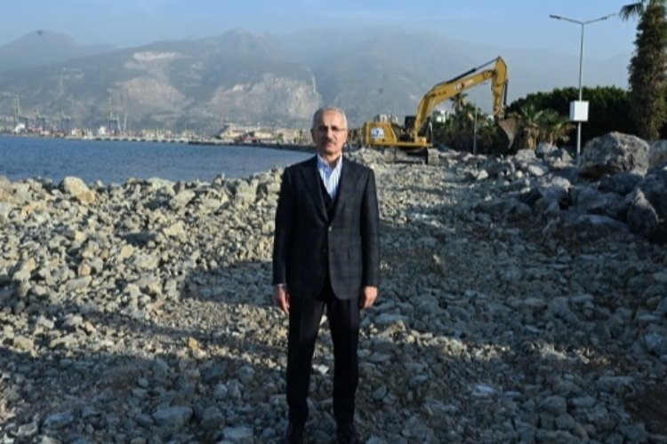 Deprem Bölgesinde Ulaşım Yatırımlarına Öncelik Veriliyor