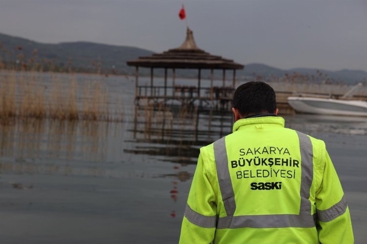 Sapanca Gölü'nde Yakıt Sızıntısı! Büyükşehir Belediyesinden Önemli Açıklama Geldi
