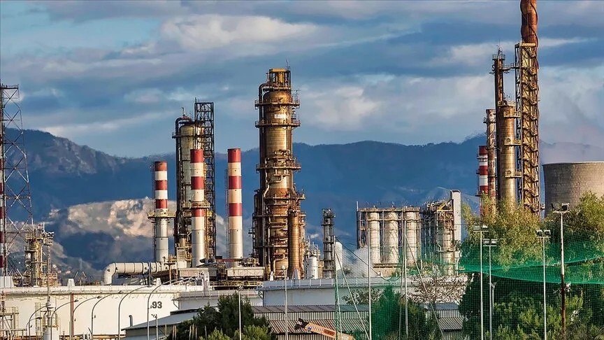Nijerya'da açılan Afrika'nın en büyük rafinerisi petrol ürünleri tedarikine başladı