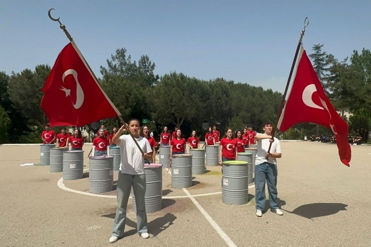 AVPAL Öğrencilerinden Kutlama