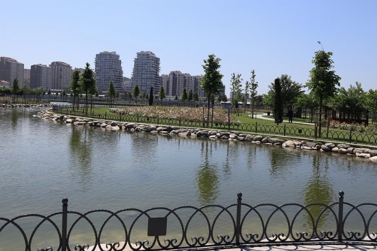 İstanbul'un 7 İlçesinde 8 Parkta Yenilendi