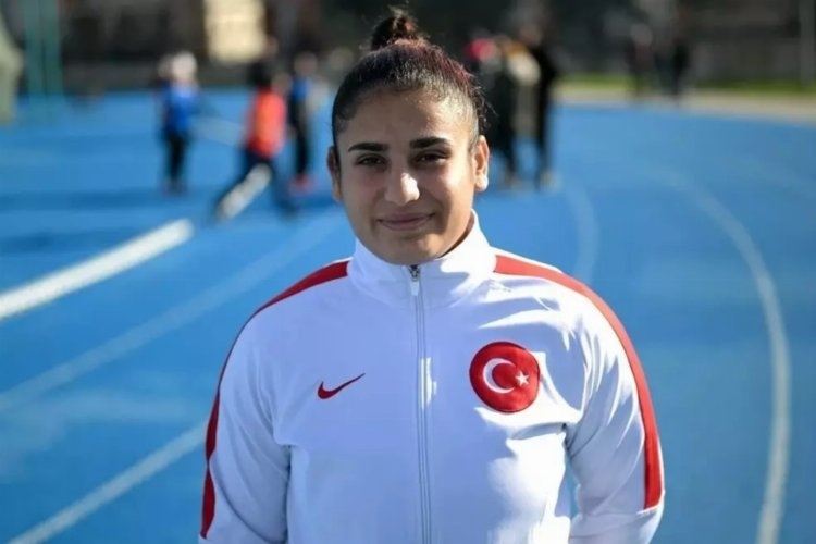 Eda Yıldırım'a Bakan Bak'tan Tebrik Mesajı