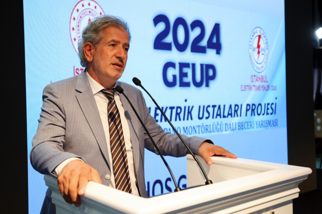 İstanbul Elektrik Teknisyenleri Odası’ndan Büyük Destek: 20 Öğrenciye Burs, Hedef 50 Öğrenci