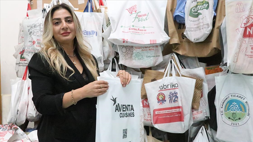 Kadın girişimci ürettiği bez çantaları Avrupa ve Orta Doğu'ya ihraç ediyor
